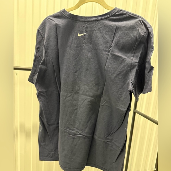 Nike duo - Gray & Navy T-Shirt with Sneaker Graphic - Picture 6 of 11